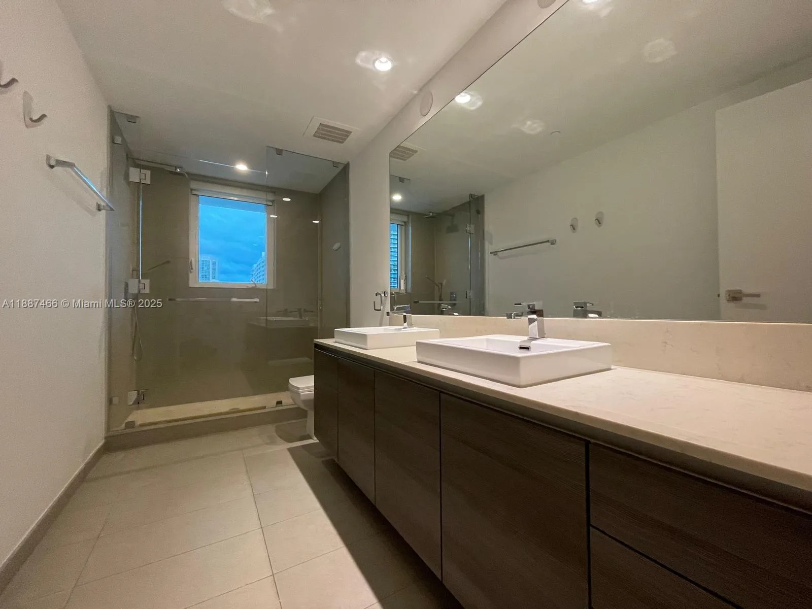1080 Brickell Ave # 2700, Miami, FL 33131 photo 10