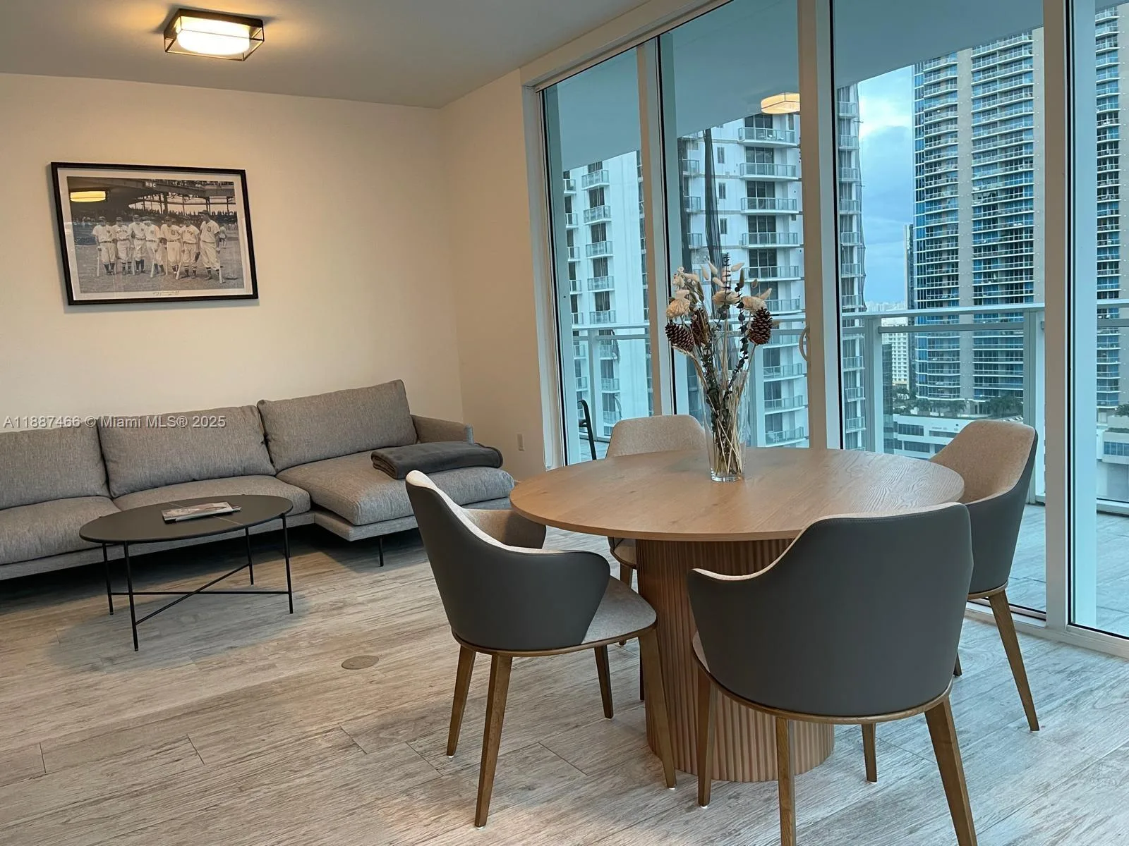1080 Brickell Ave # 2700, Miami, FL 33131 photo 2
