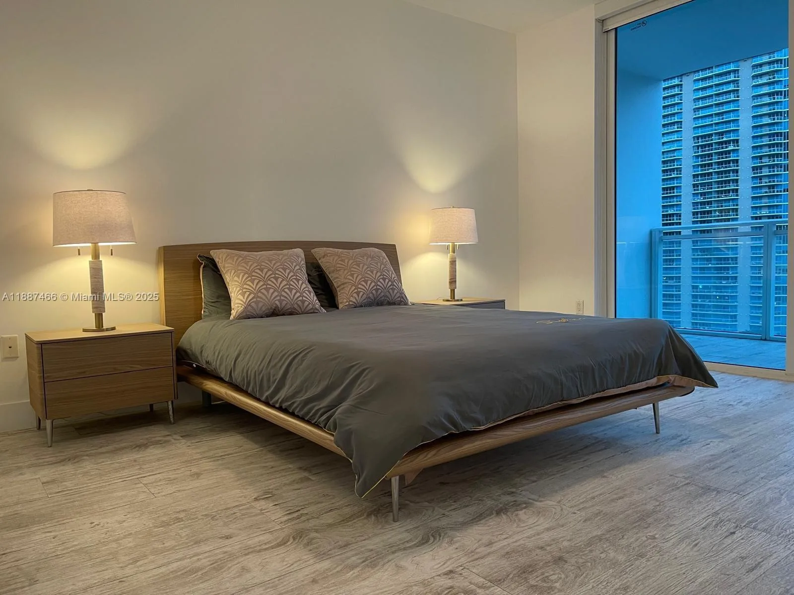1080 Brickell Ave # 2700, Miami, FL 33131 photo 8