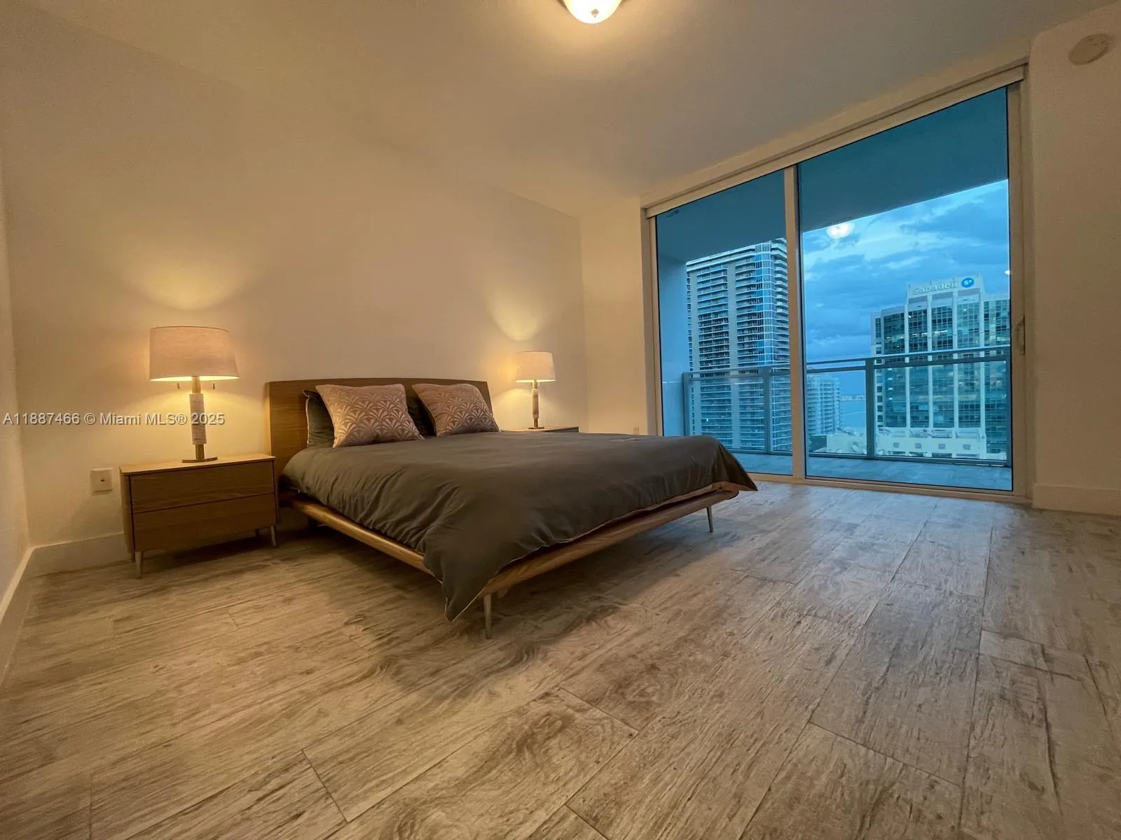 1080 Brickell Ave # 2700, Miami, FL 33131 photo 9