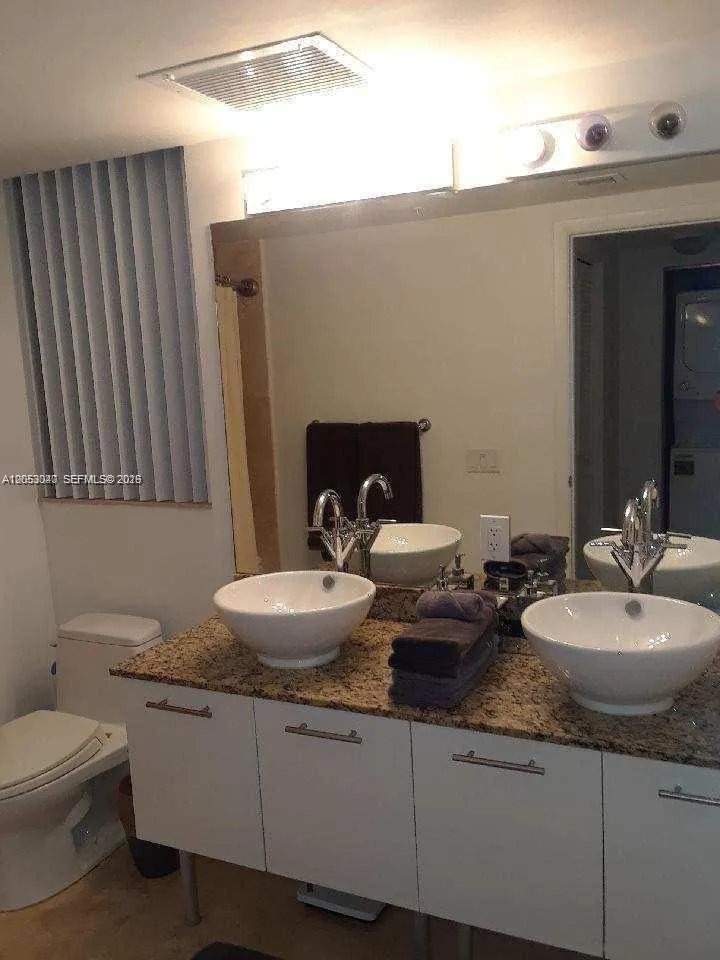 41 SE 5th St # 402, Miami, FL 33131 photo 10
