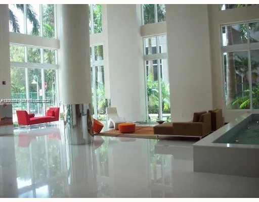 41 SE 5th St # 402, Miami, FL 33131 photo 3