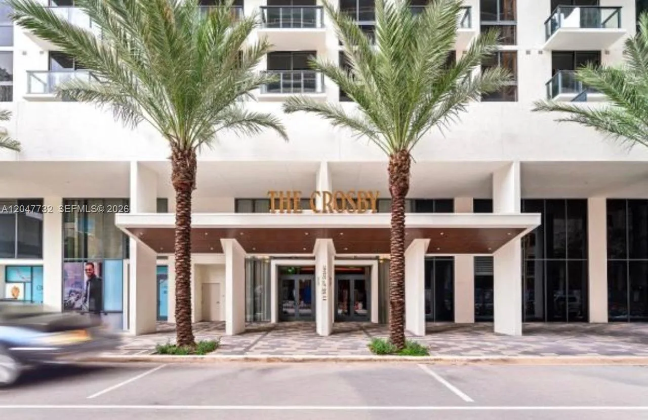 11 NE 6th St # 213, Miami, FL 33132