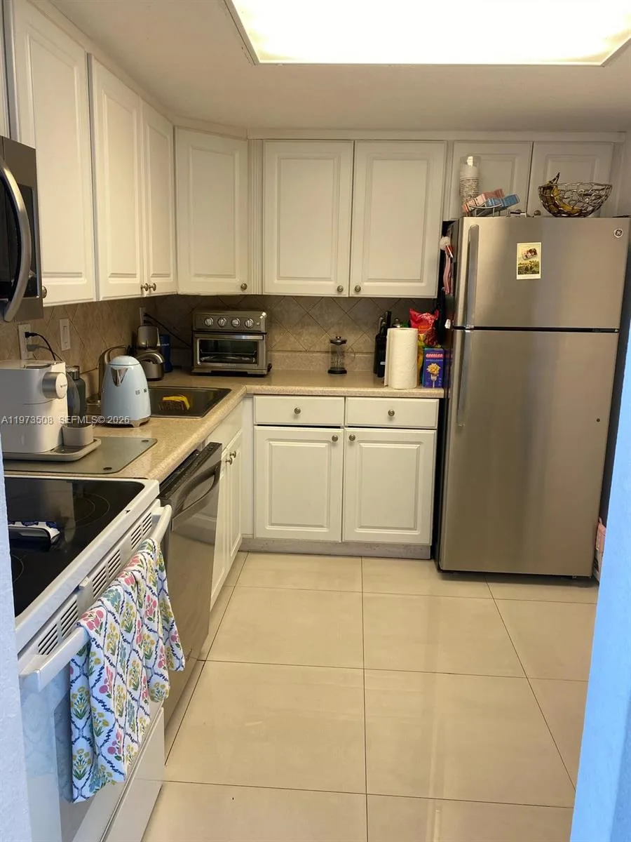3731 N Country Club Dr # 1124, Aventura, FL 33180 photo 8
