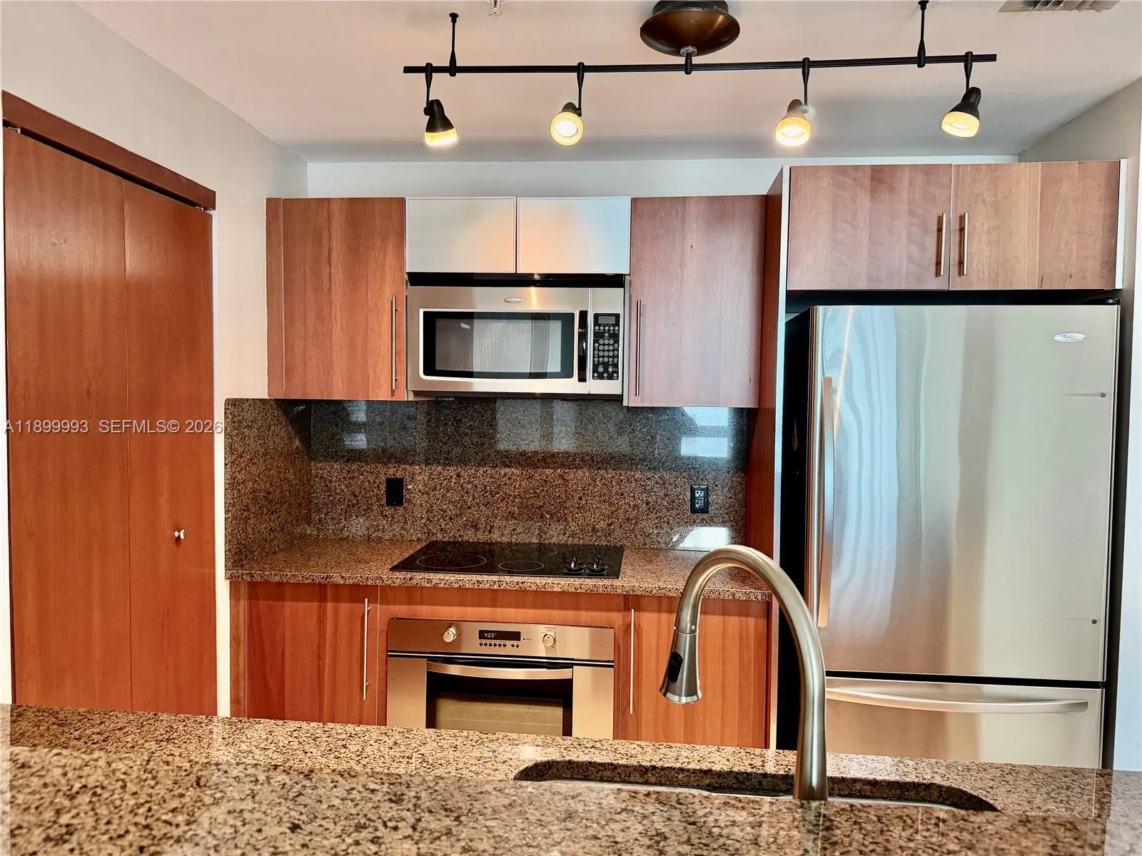 300 S Biscayne Blvd # 2006, Miami, FL 33131 photo 10