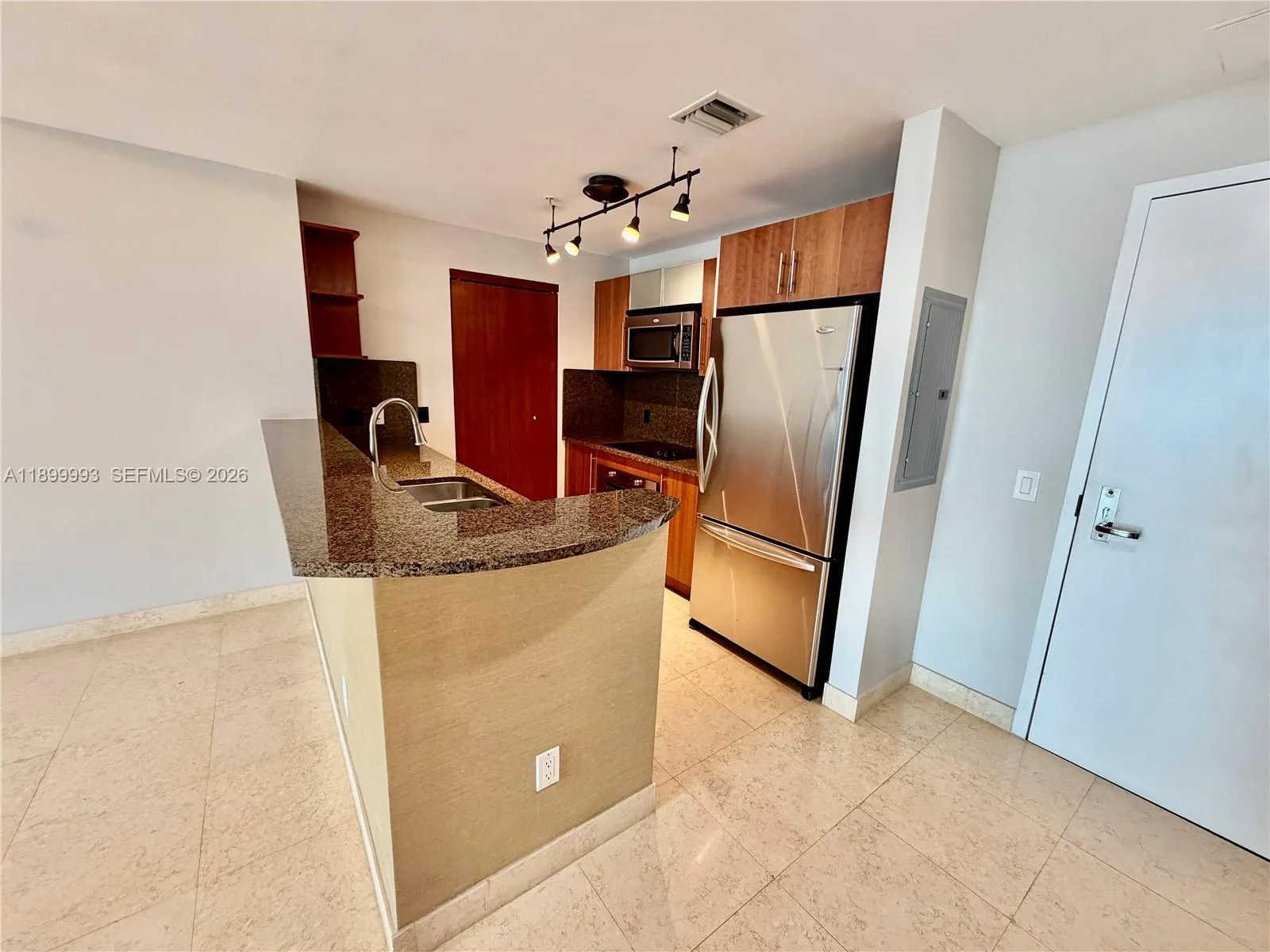 300 S Biscayne Blvd # 2006, Miami, FL 33131 photo 11
