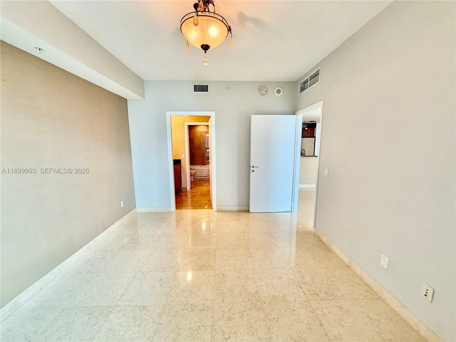 300 S Biscayne Blvd # 2006, Miami, FL 33131 photo 13