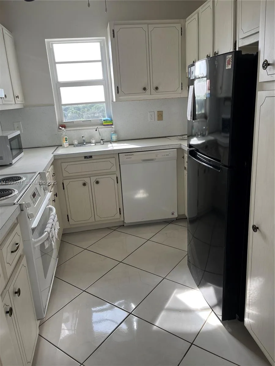 2500 NE 48th Ln # 507, Fort Lauderdale, FL 33308 photo 9
