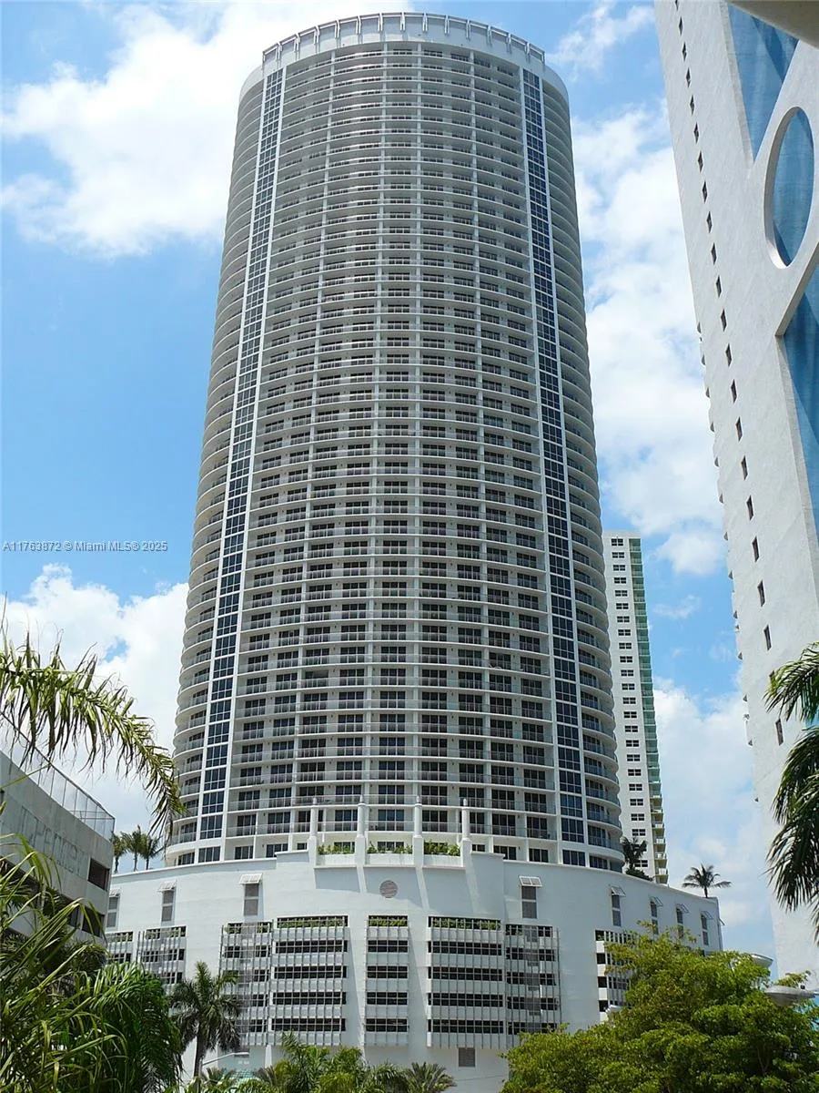 1750 N Bayshore Dr # 2215, Miami, FL 33132