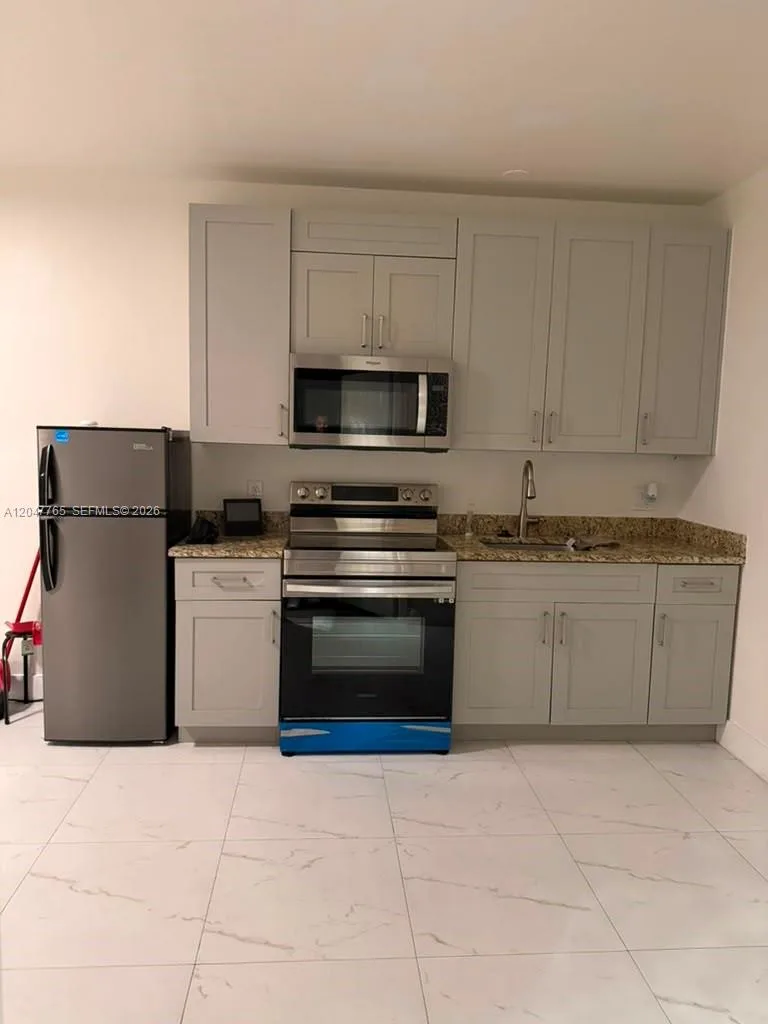 2621 SW 12th Ter # B, Fort Lauderdale, FL 33315 photo 5