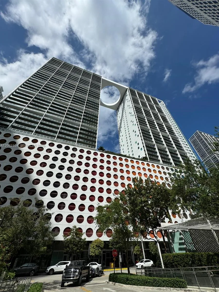 500 Brickell Ave # 3003, Miami, FL 33131