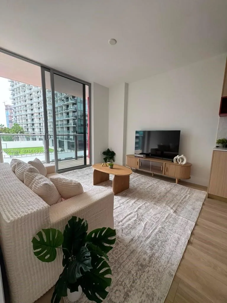 90 NE 32nd St # 811, Miami, FL 33137 photo 12