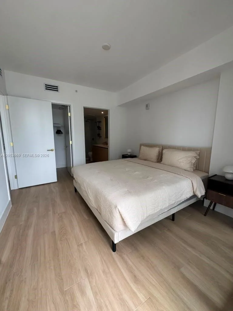 90 NE 32nd St # 811, Miami, FL 33137 photo 4