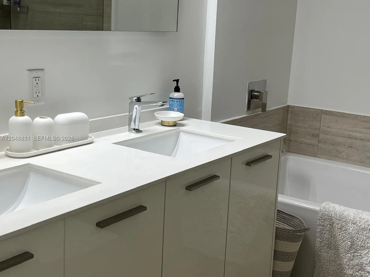 1300 Brickell Bay Dr # 2208, Miami, FL 33131 photo 10