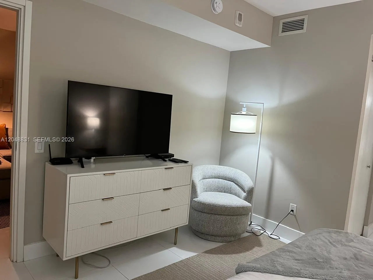 1300 Brickell Bay Dr # 2208, Miami, FL 33131 photo 9