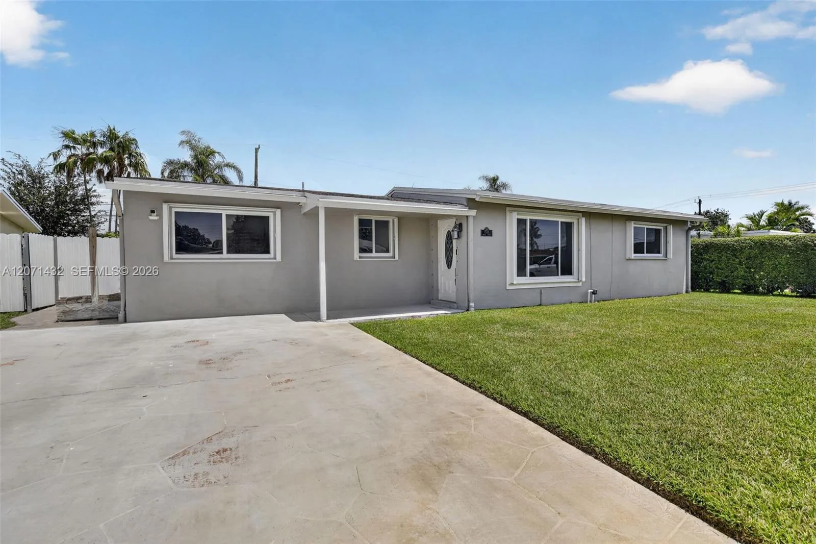7521 Eaton St, Hollywood, FL 33024 photo 2