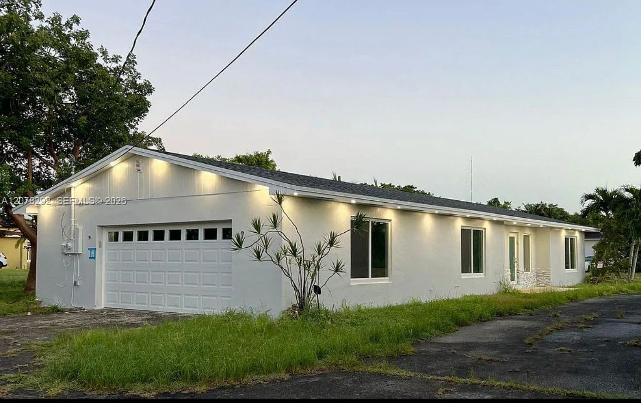 27501 SW 162nd Ct, Homestead, FL 33031