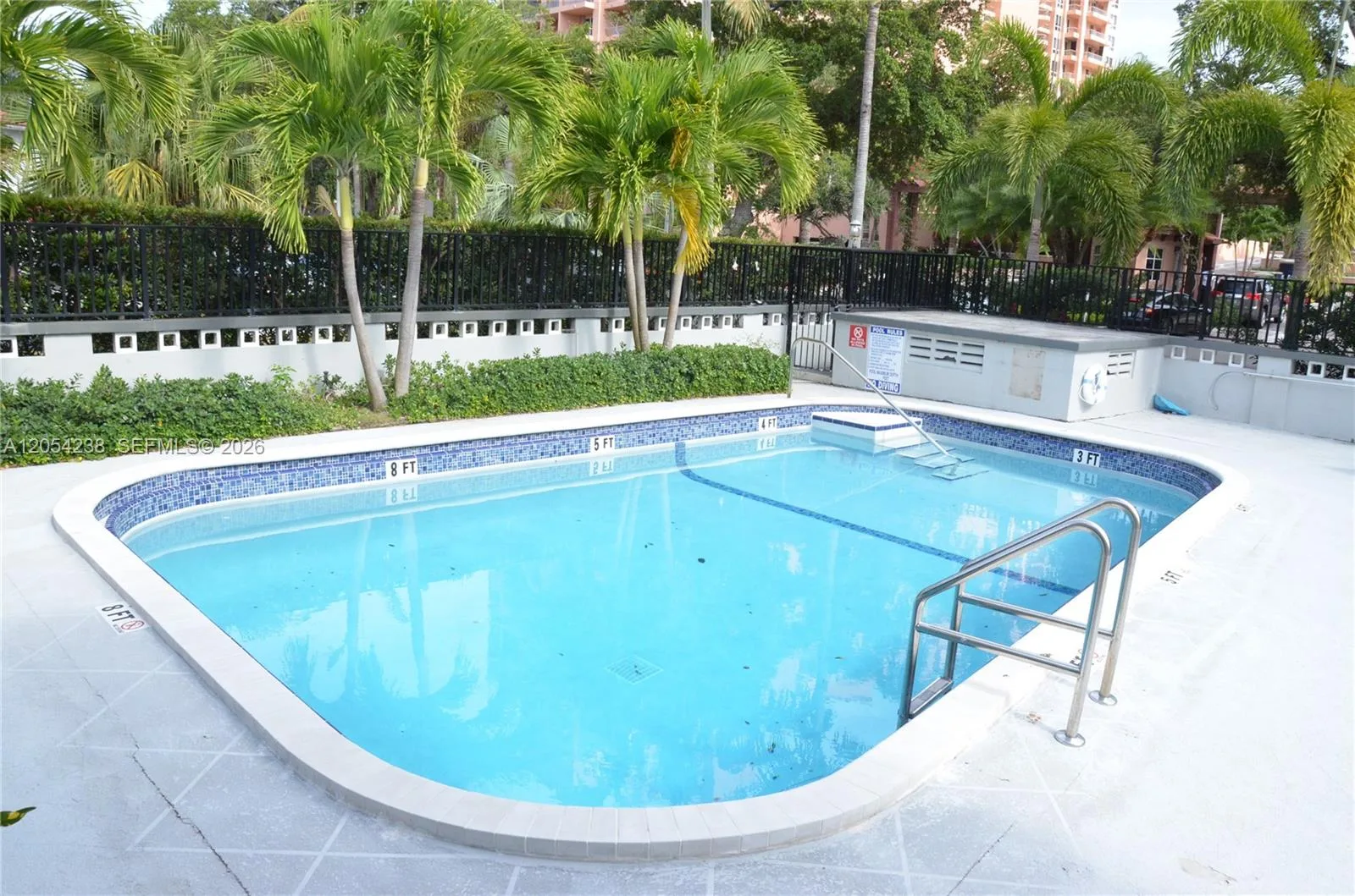 35 Edgewater Dr # 104, Coral Gables, FL 33133