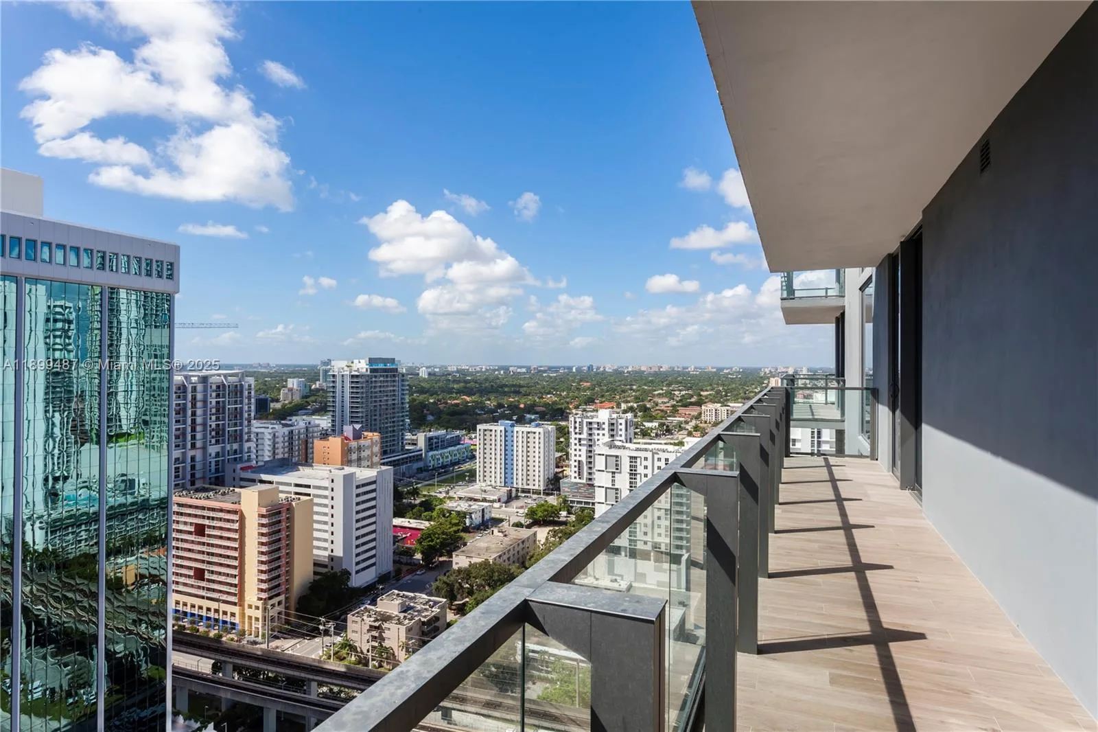 88 SW 7th St # 2101, Miami, FL 33130