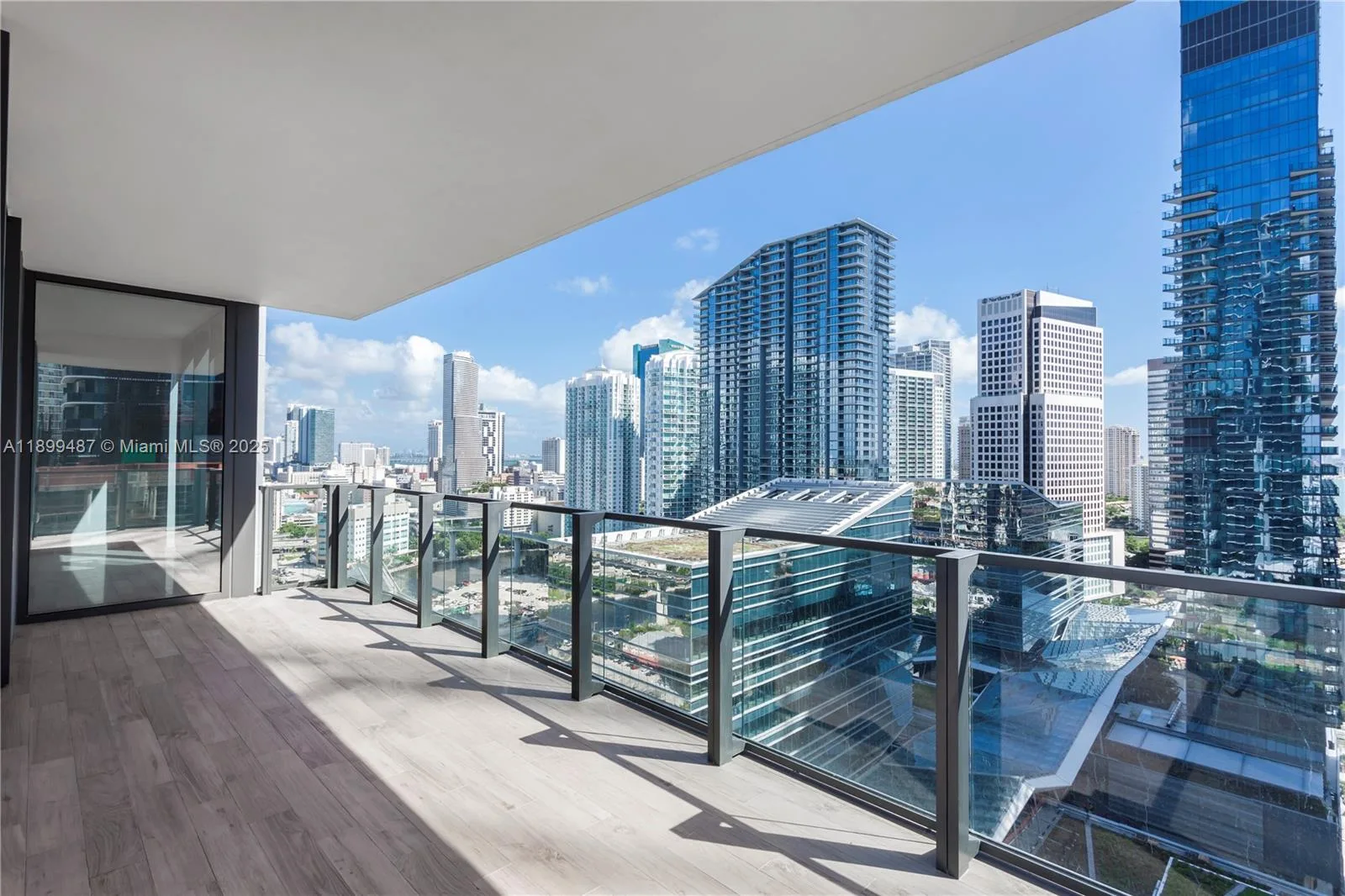 88 SW 7th St # 2101, Miami, FL 33130 photo 2