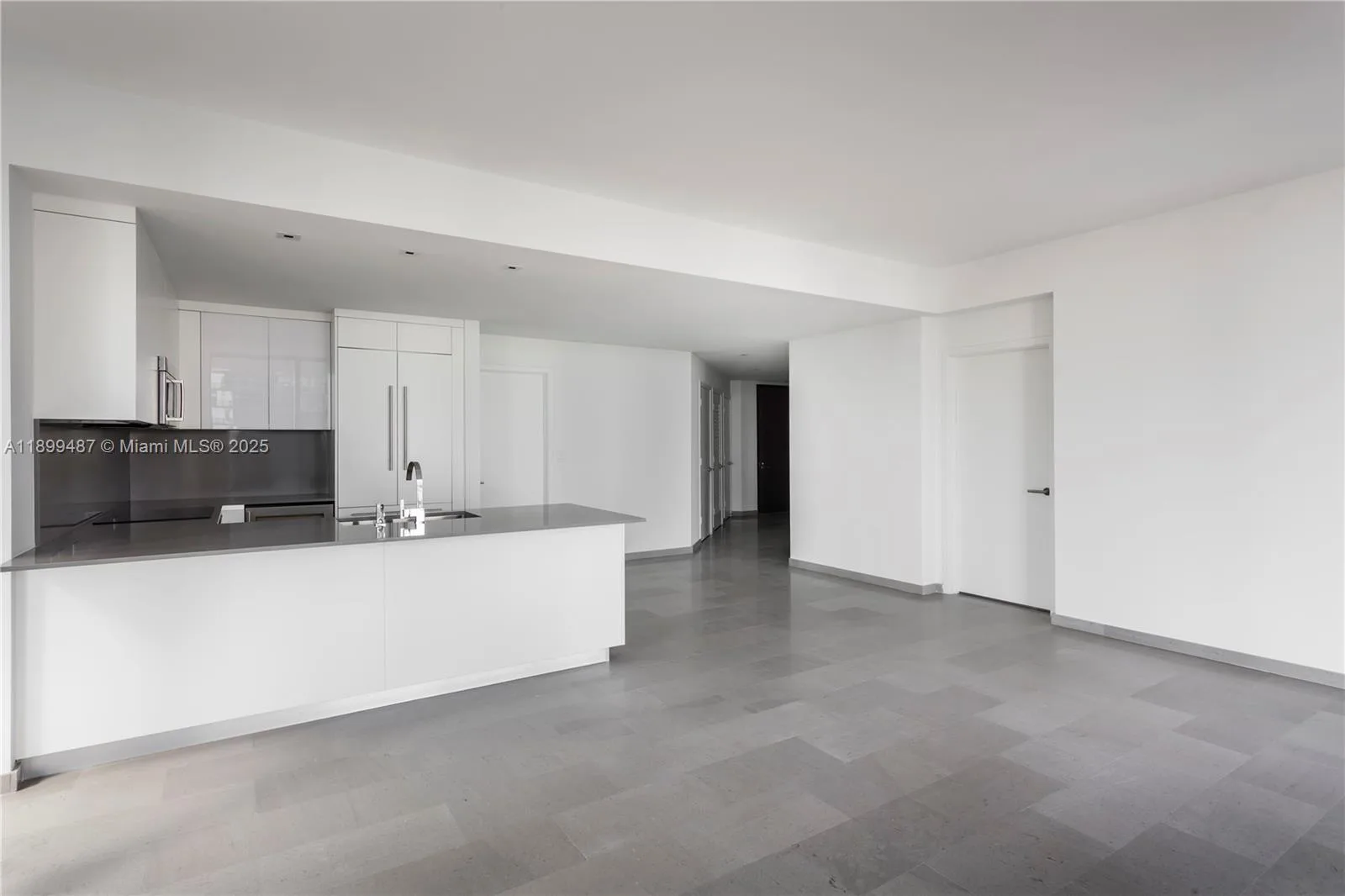 88 SW 7th St # 2101, Miami, FL 33130 photo 3