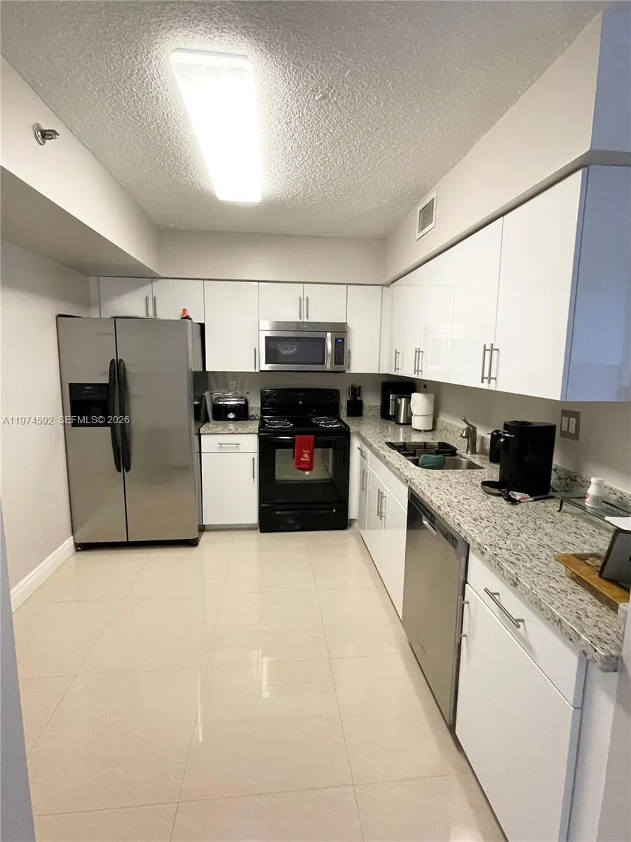 3600 Mystic Pointe Dr # 610, Aventura, FL 33180 photo 3