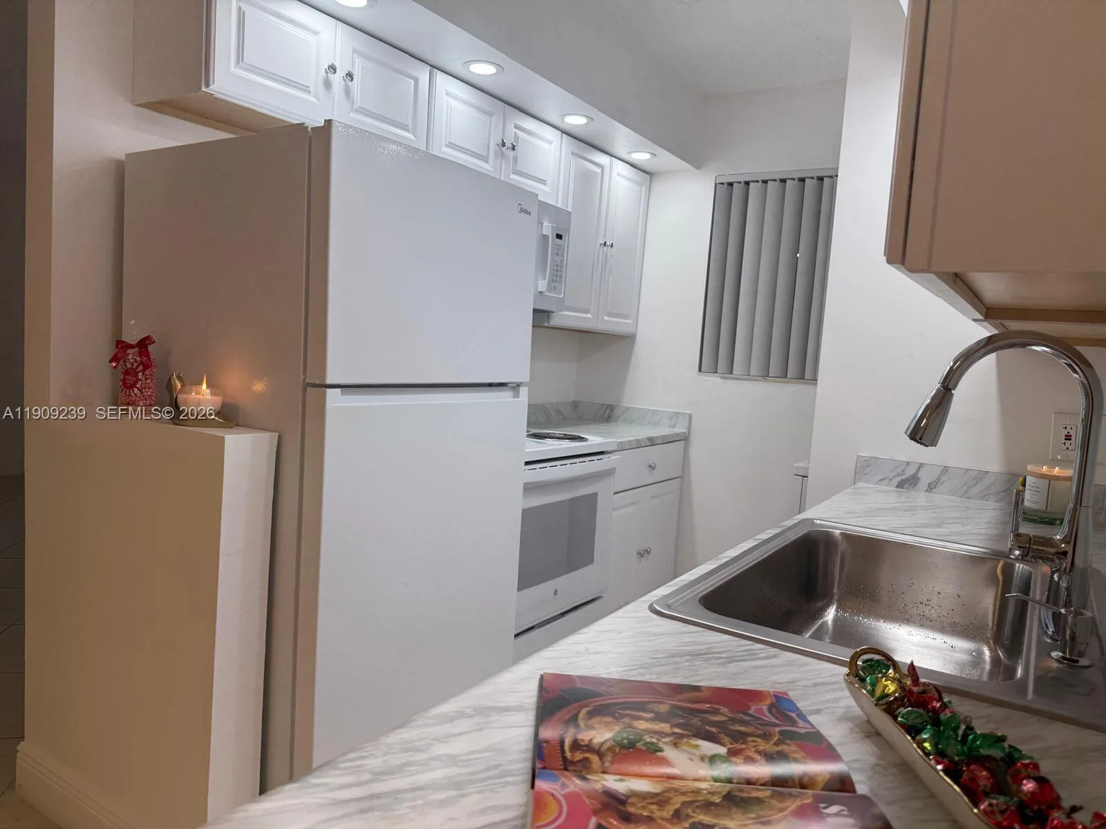 523 Trace Cir # 105, Deerfield Beach, FL 33441 photo 4