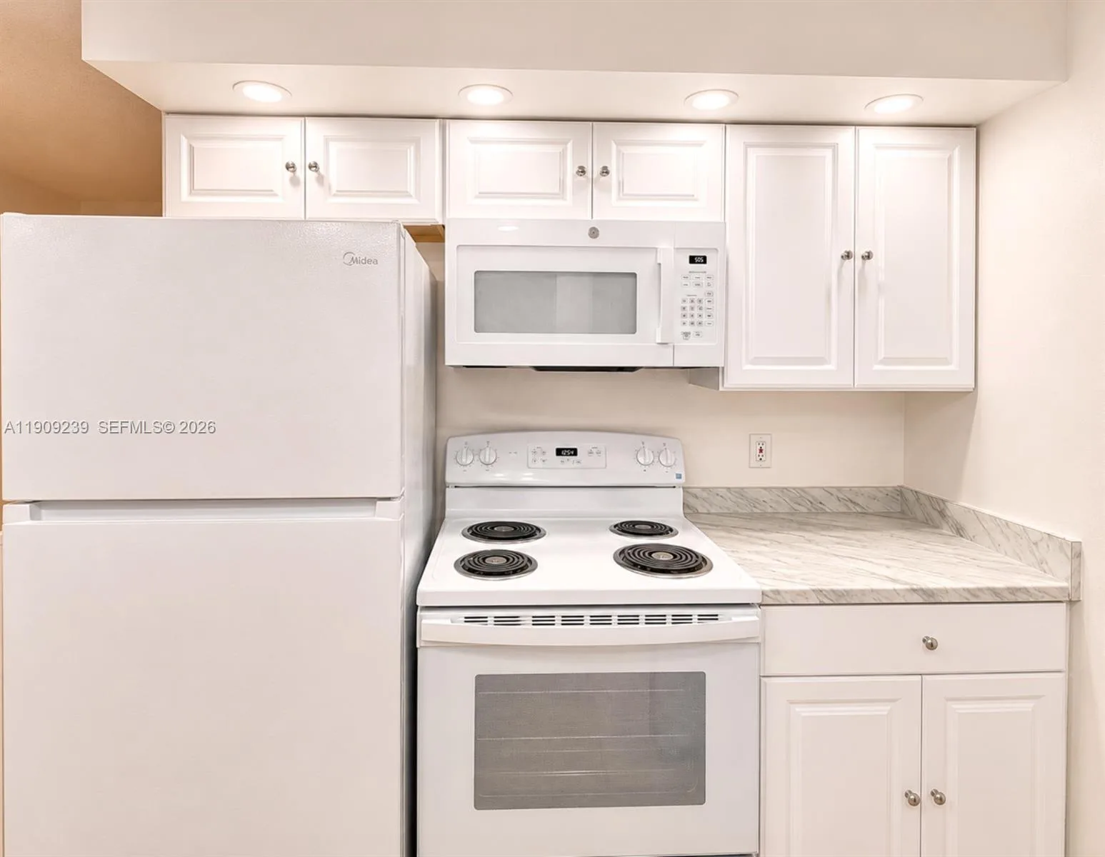 523 Trace Cir # 105, Deerfield Beach, FL 33441 photo 7