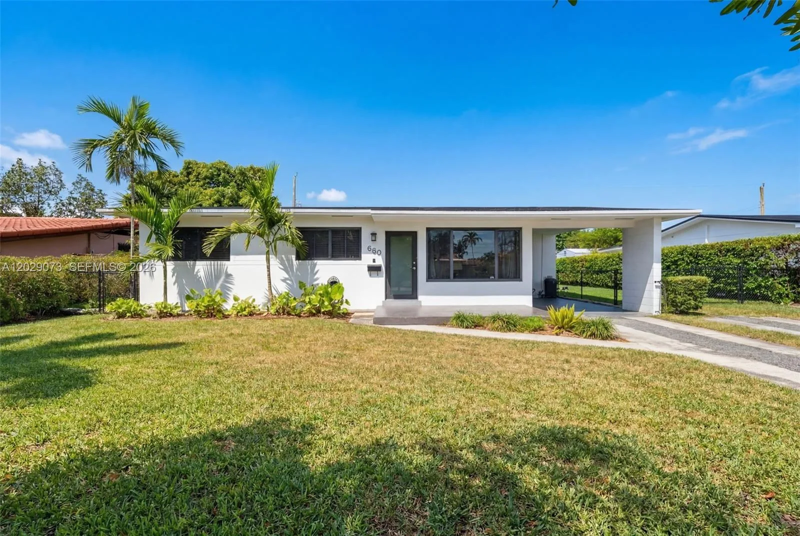 680 W 50th Pl, Hialeah, FL 33012