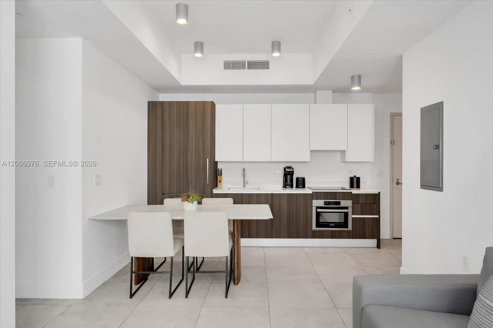 239 SW 9th St # 1603, Miami, FL 33130