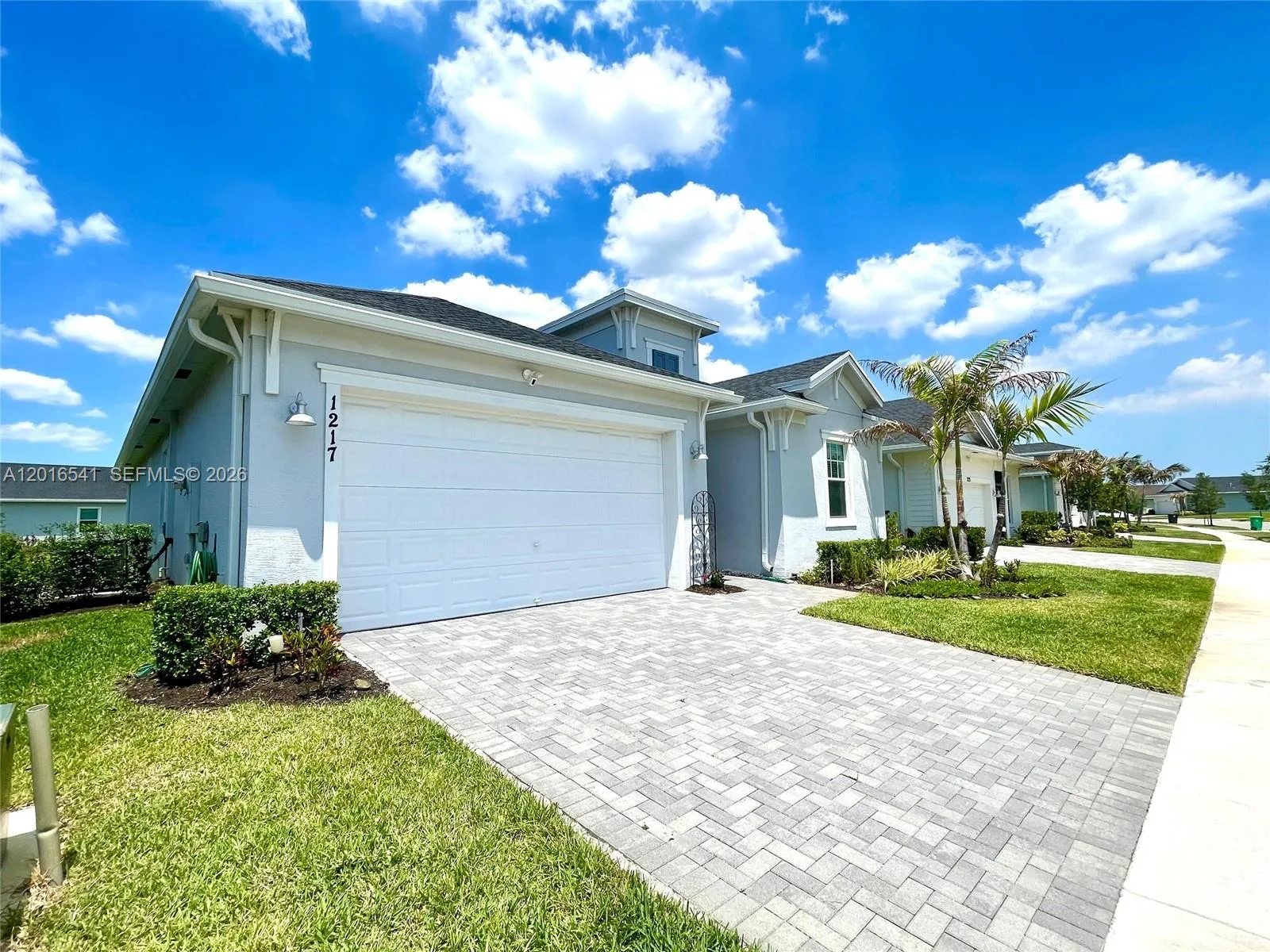 1217 SE Crosswood Way, Port St. Lucie, FL 34984