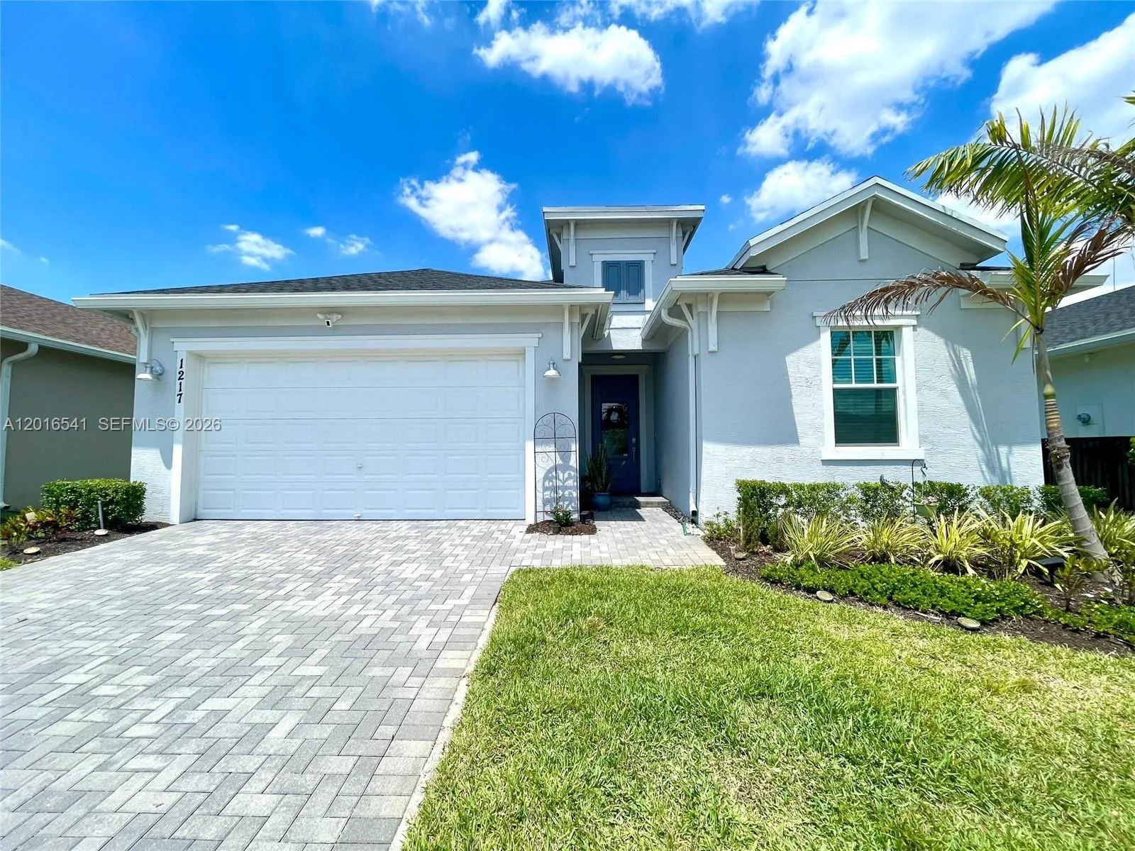 1217 SE Crosswood Way, Port St. Lucie, FL 34984 photo 2