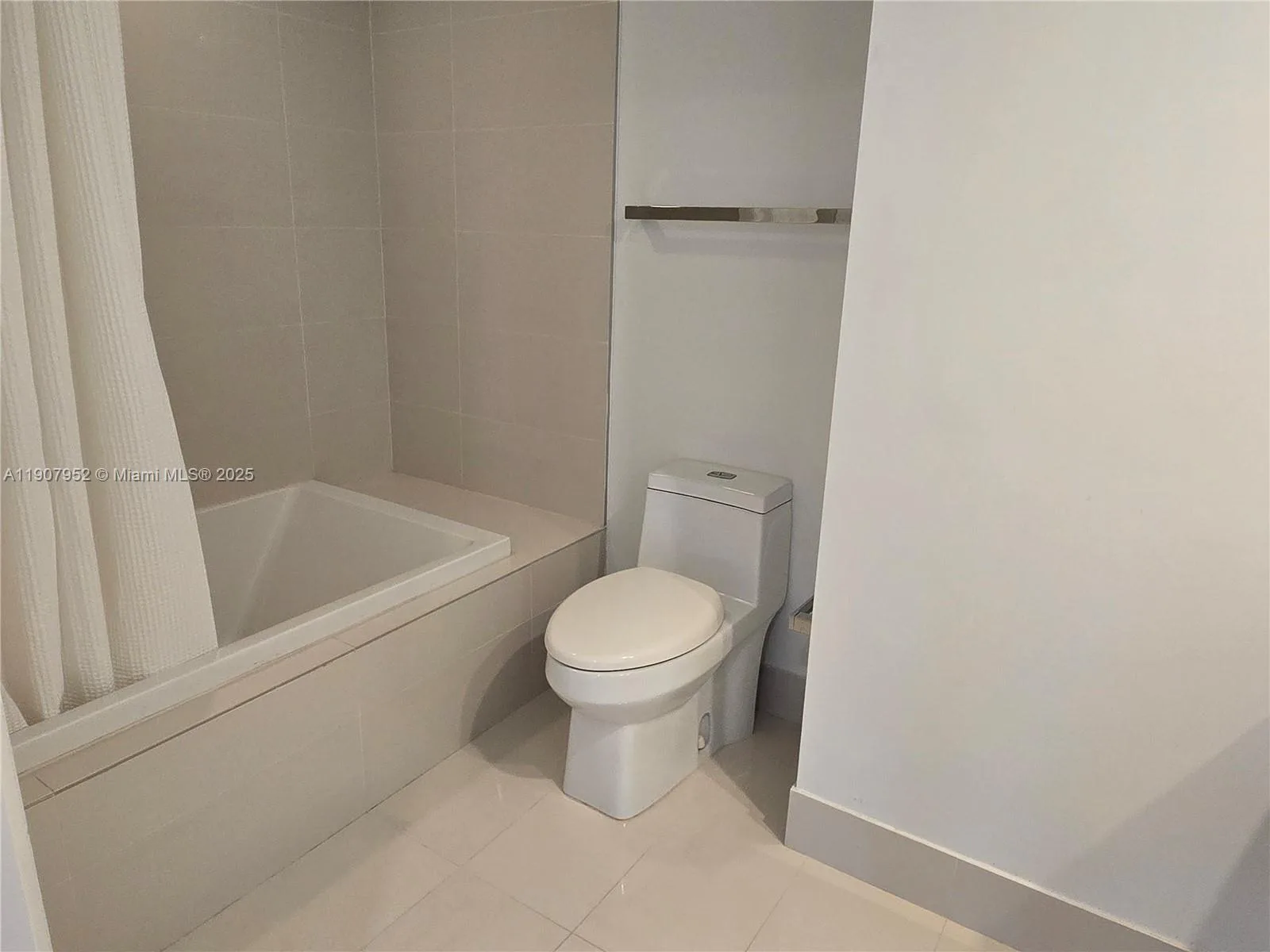 55 SW 9th St # 2409, Miami, FL 33130 photo 10