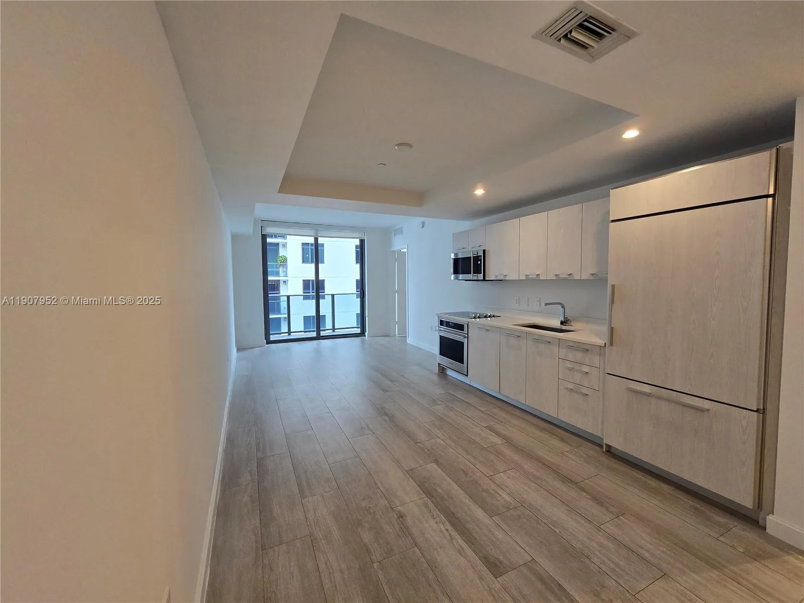 55 SW 9th St # 2409, Miami, FL 33130 photo 2