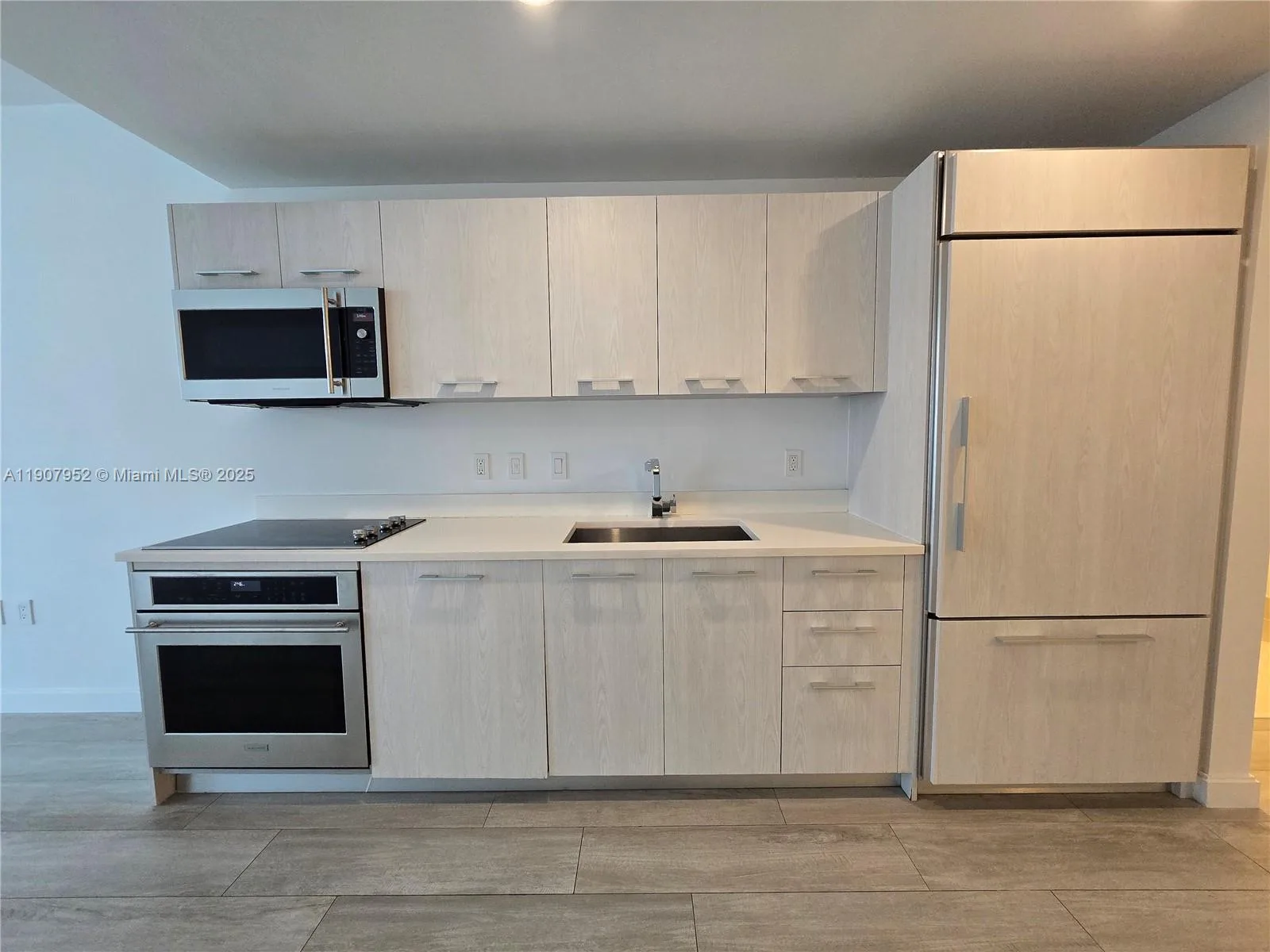 55 SW 9th St # 2409, Miami, FL 33130 photo 3