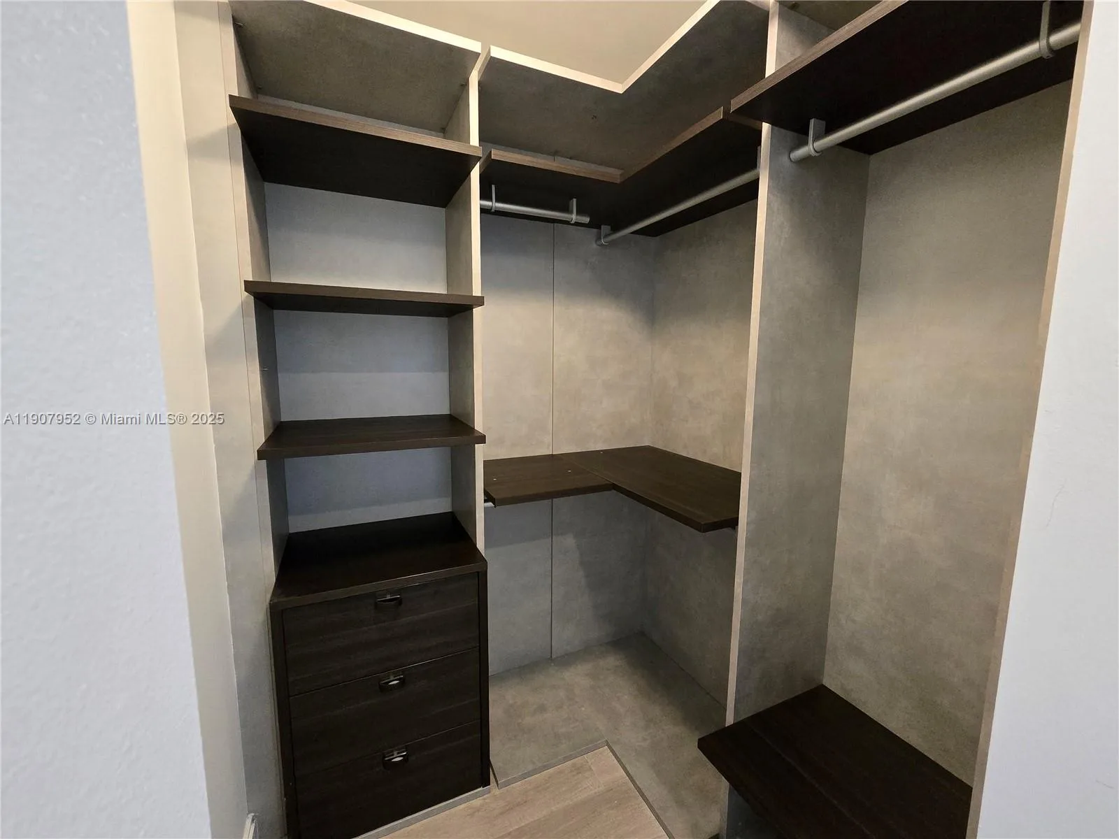 55 SW 9th St # 2409, Miami, FL 33130 photo 8