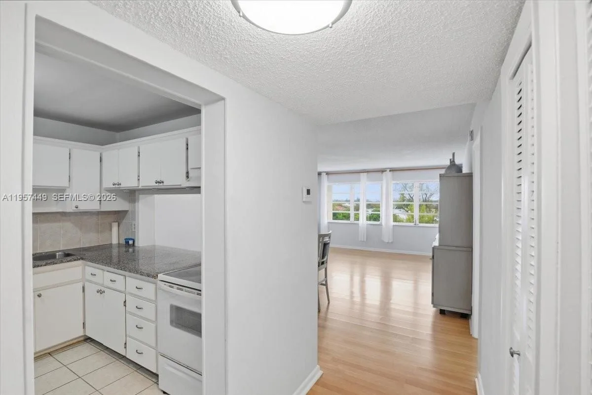 330 SE 2nd St # 501G, Hallandale Beach, FL 33009 photo 10