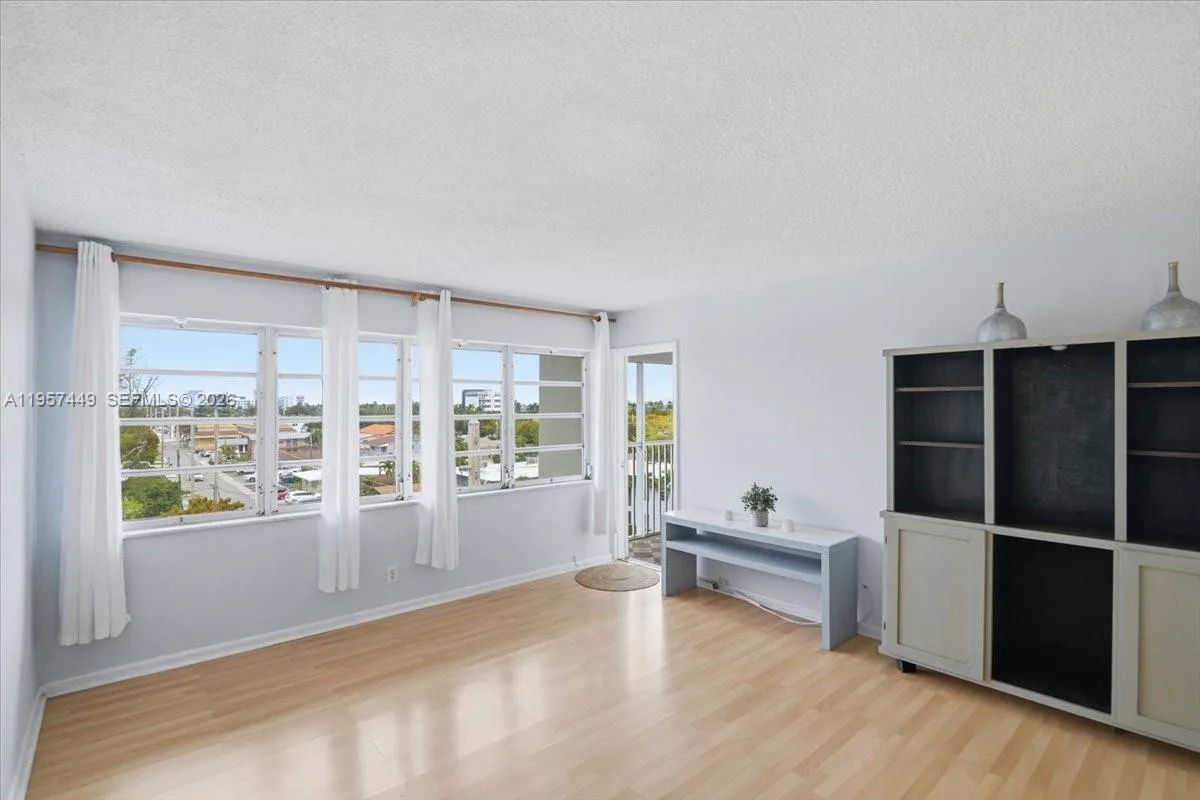 330 SE 2nd St # 501G, Hallandale Beach, FL 33009 photo 11
