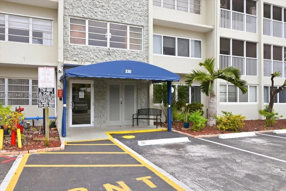 330 SE 2nd St # 501G, Hallandale Beach, FL 33009 photo 2