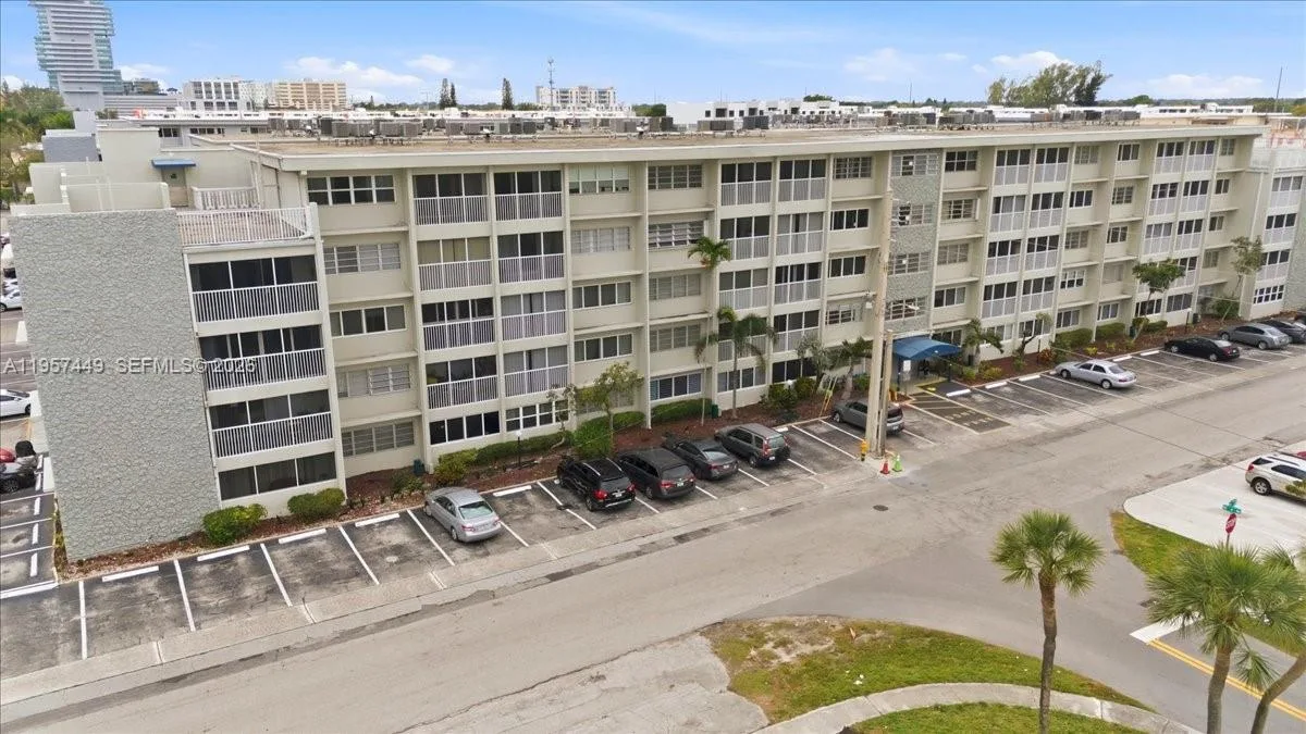 330 SE 2nd St # 501G, Hallandale Beach, FL 33009 photo 4