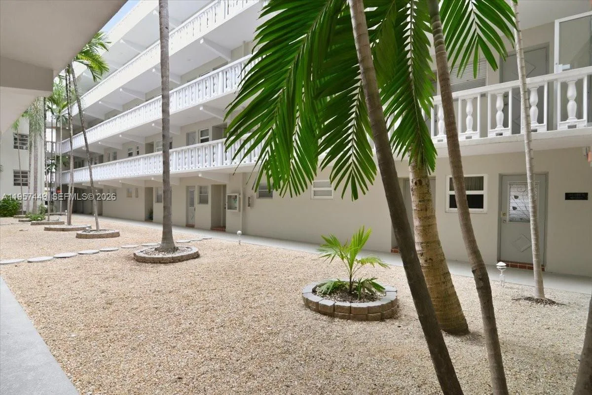 330 SE 2nd St # 501G, Hallandale Beach, FL 33009 photo 5