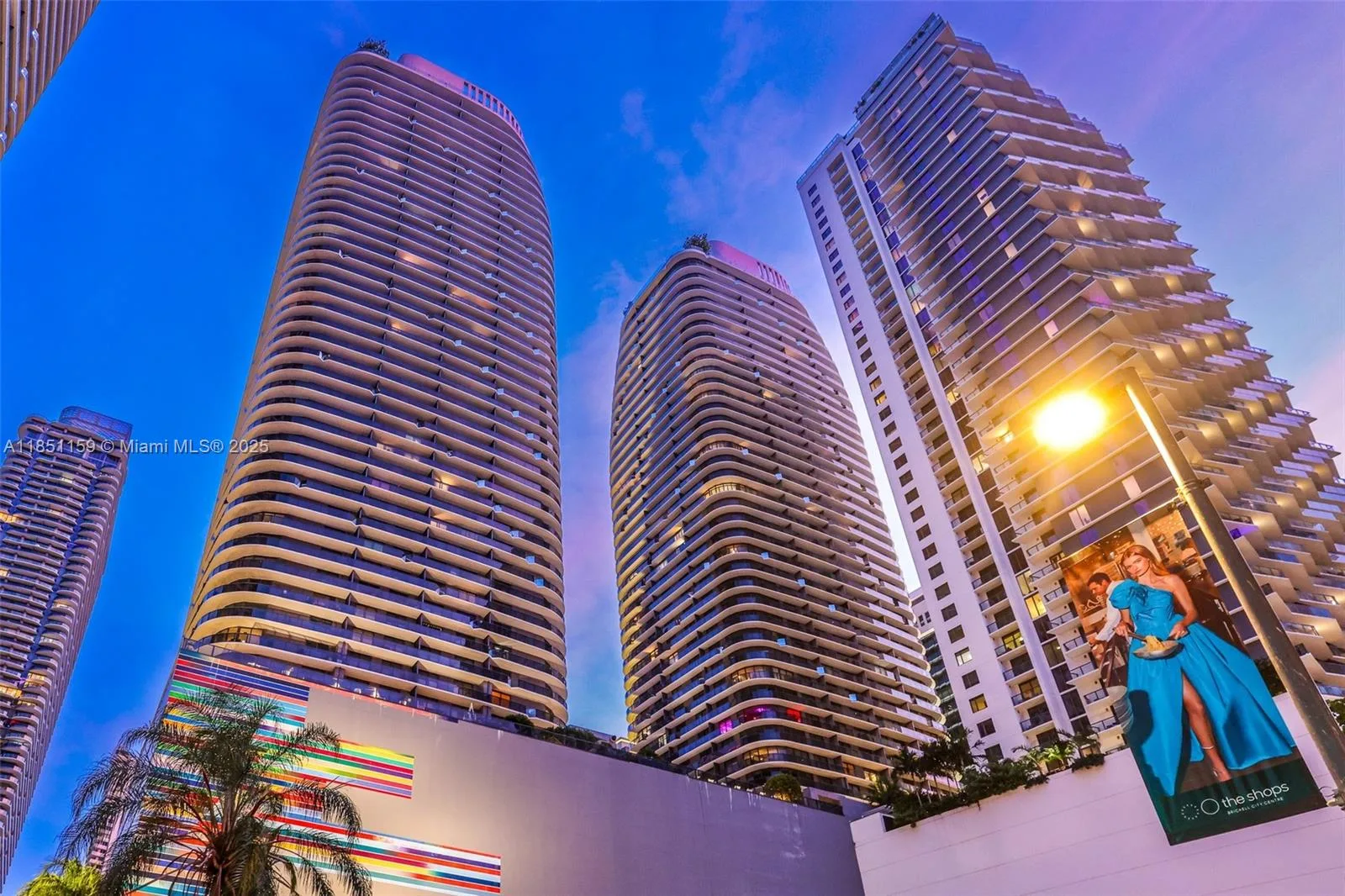 55 SW 9th St # 3906, Miami, FL 33130 photo 3
