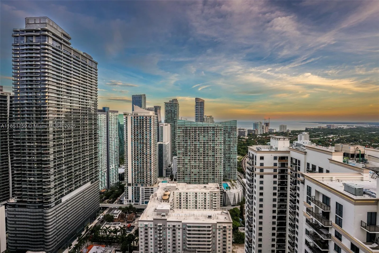 55 SW 9th St # 3906, Miami, FL 33130 photo 4