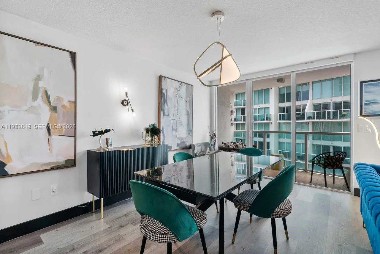31 SE 5th St # 2911, Miami, FL 33131 photo 10