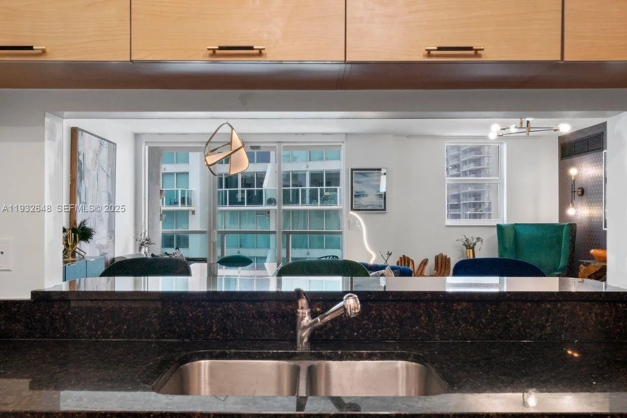 31 SE 5th St # 2911, Miami, FL 33131 photo 7