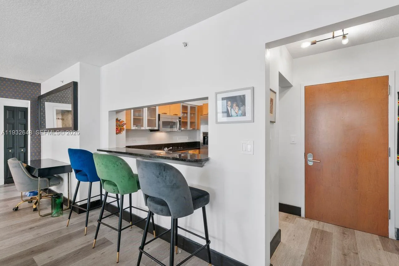 31 SE 5th St # 2911, Miami, FL 33131 photo 8