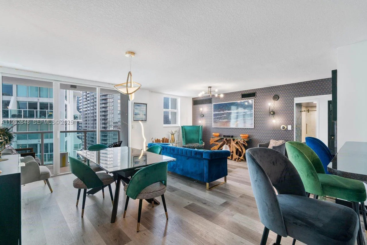 31 SE 5th St # 2911, Miami, FL 33131 photo 9