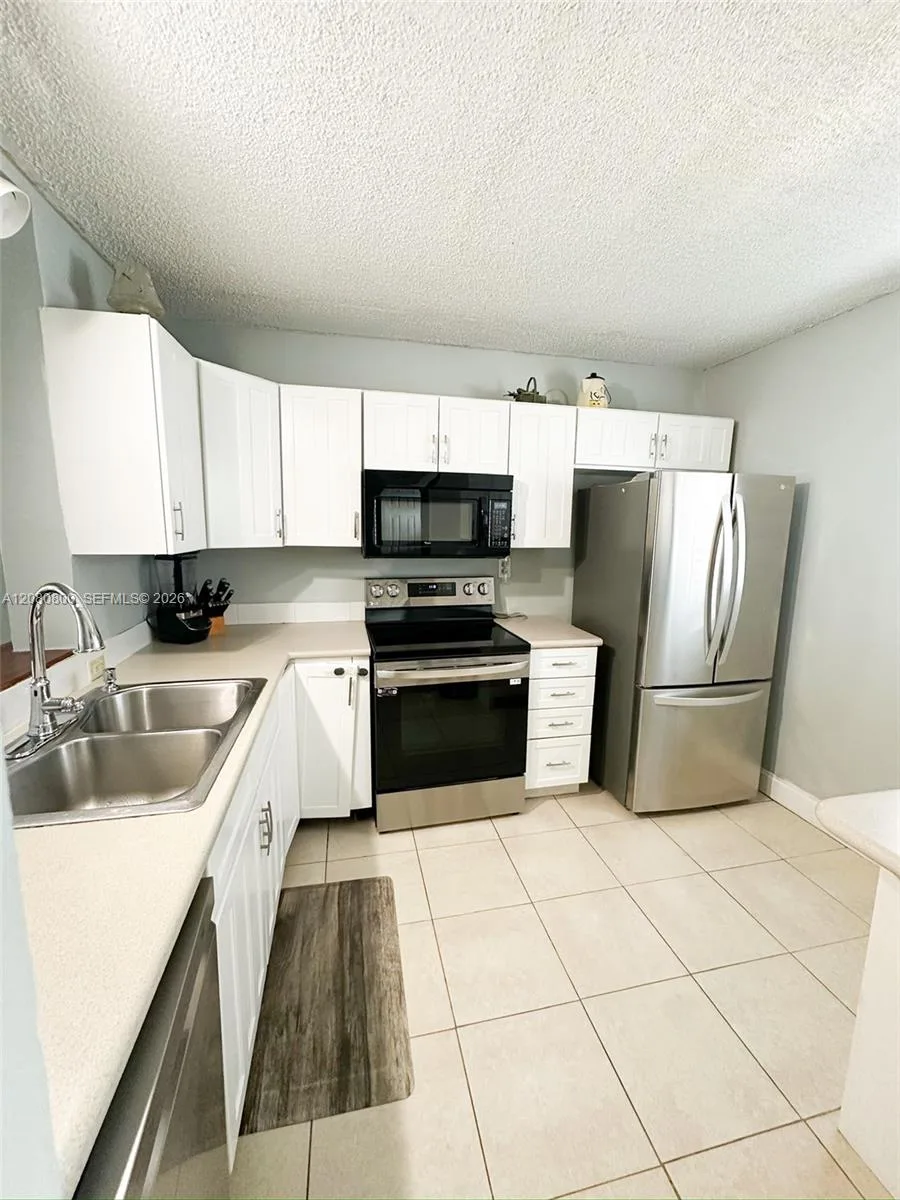 2860 Somerset Dr # 400K, Lauderdale Lakes, FL 33311