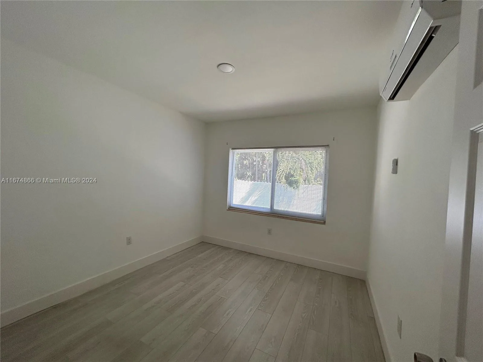 242 NE 55th Ter, Miami, FL 33137 photo 9