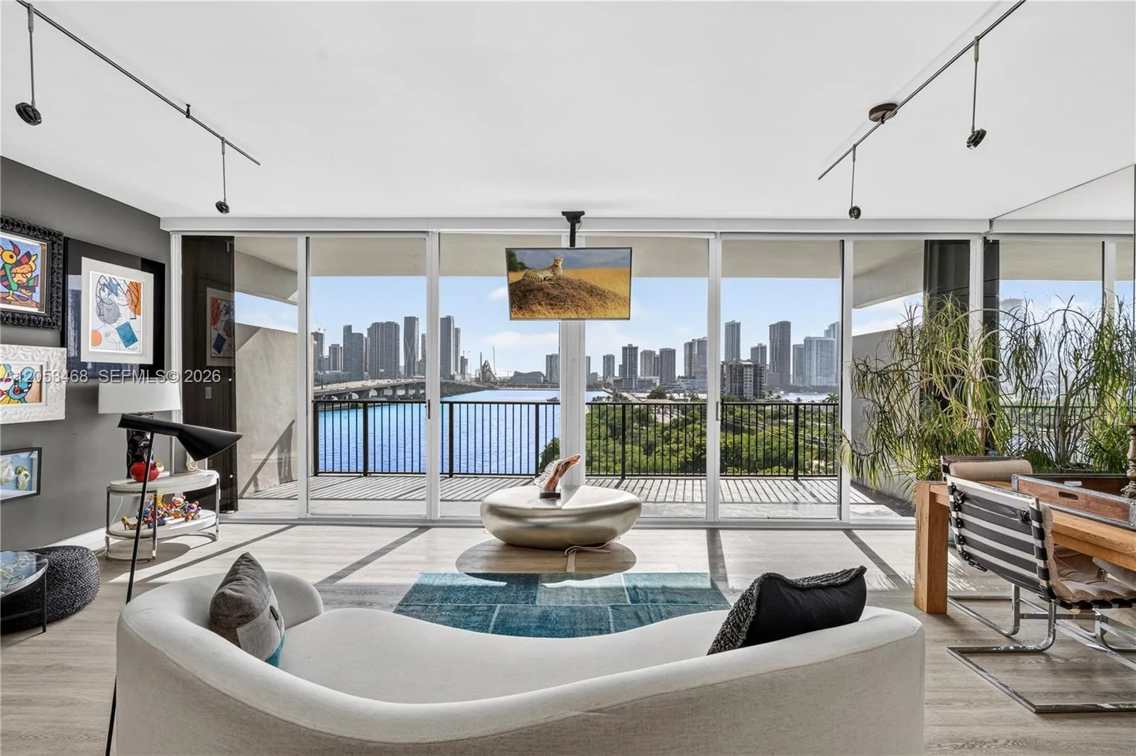 1000 Venetian Way # 810, Miami Beach, FL 33139